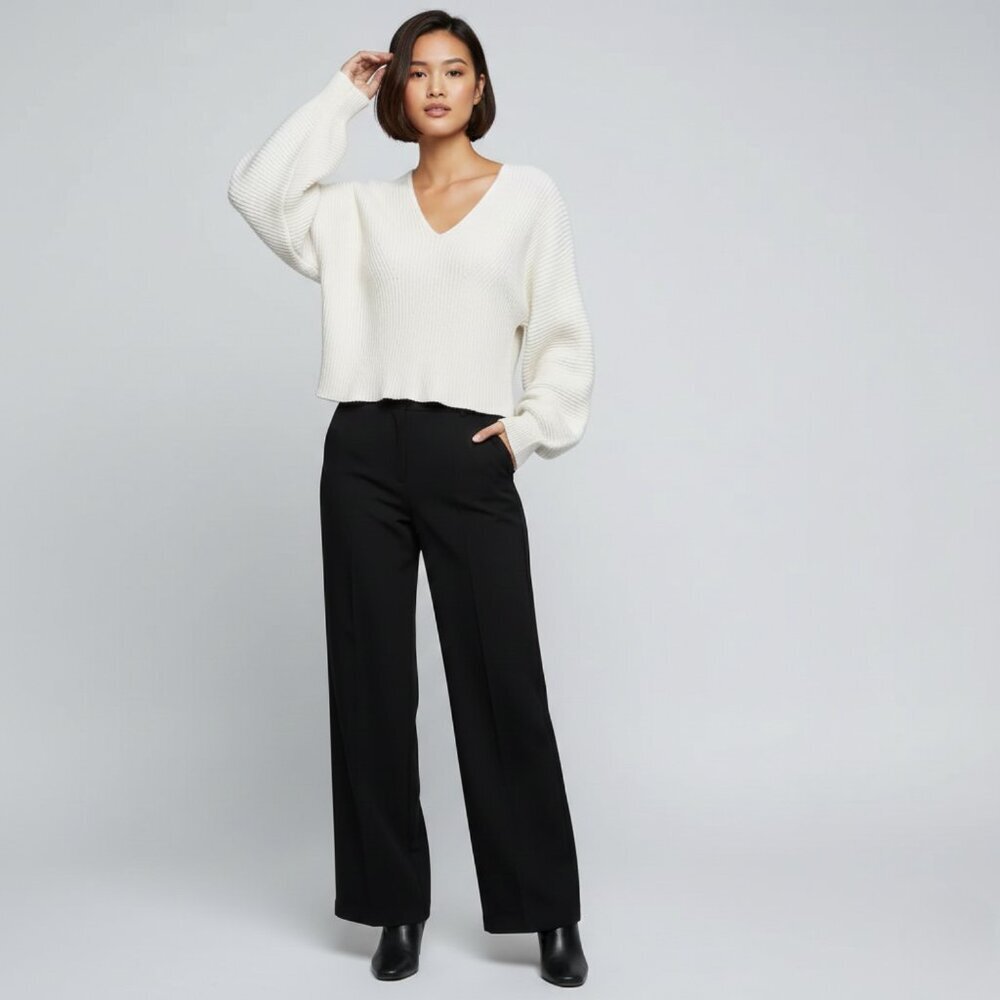 H&M Womens Medium Ribbed Knit Chunky Vneck Cream Sweater
